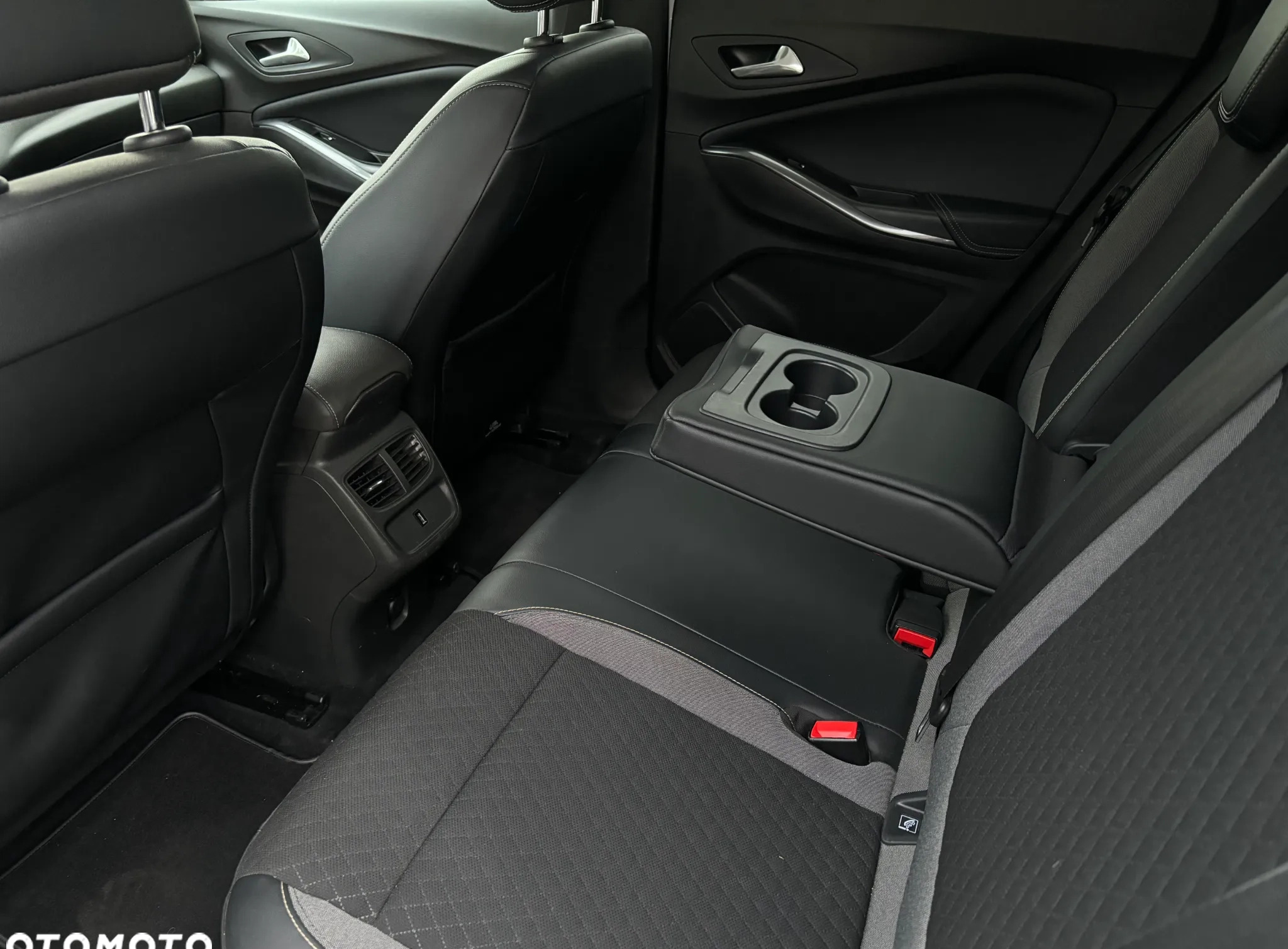 Opel Grandland X cena 73900 przebieg: 67000, rok produkcji 2018 z Rzeszów małe 562